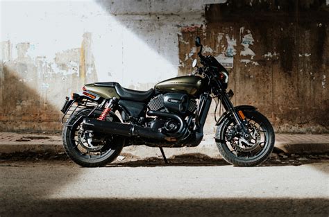 Here’s why big bikes should be allowed to park in car parking slots.